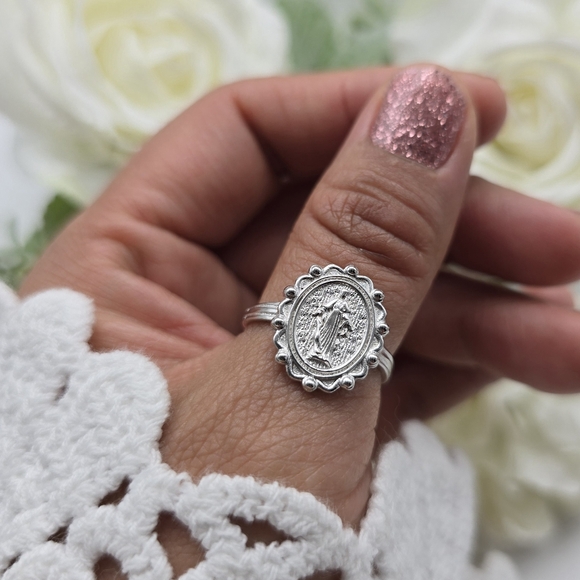 ❤️ LADY OF GRACE STERLING SILVER RING - Picture 6 of 7
